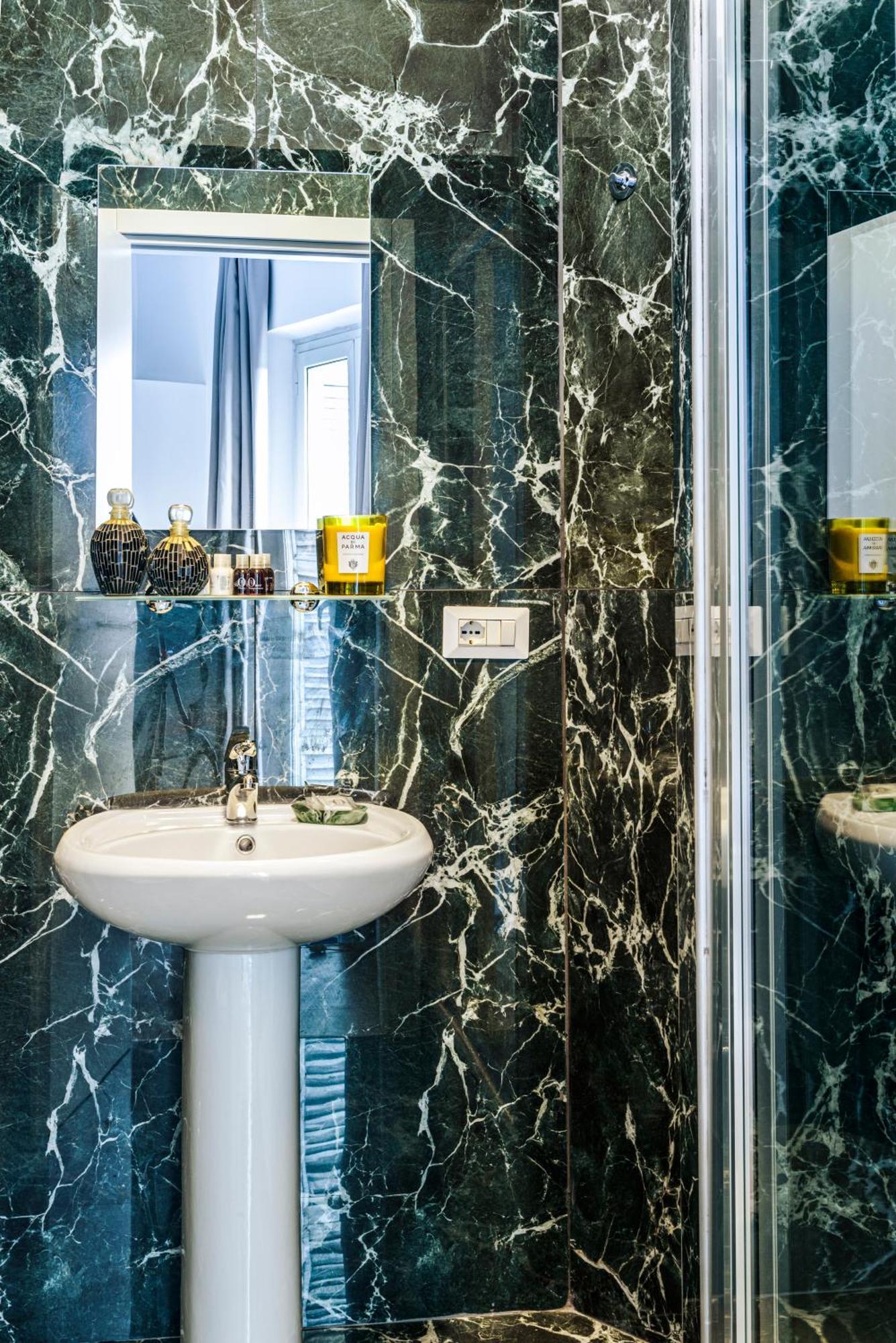 Elysium Suites Colosseo Rome Bagian luar foto
